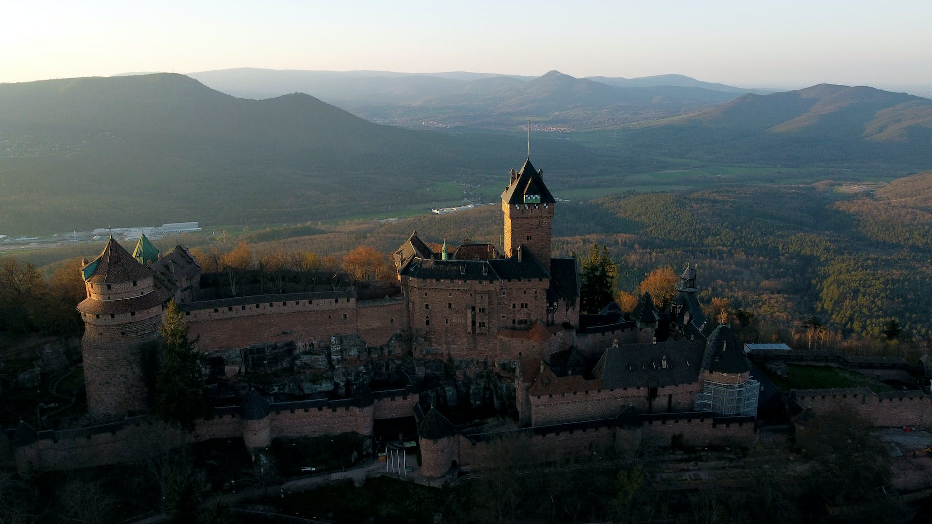 haut koenigsbourg from a drone